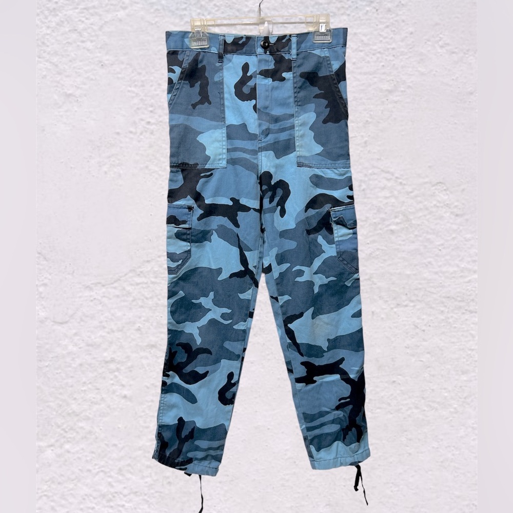 Vintage blue cargo camouflage crop pants sz small